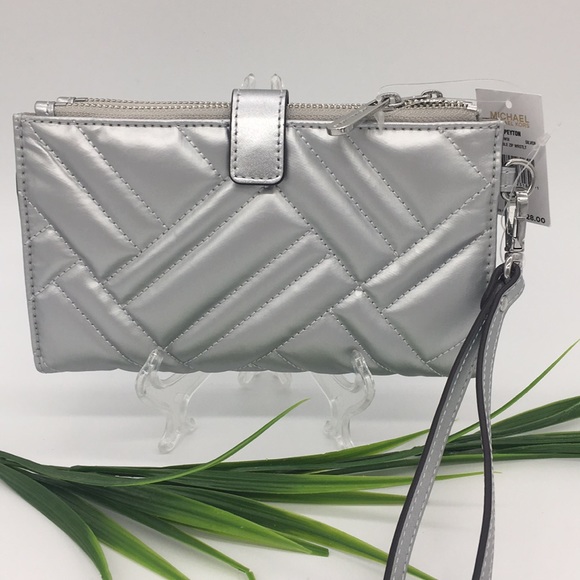 Michael Kors Peyton Silver LG Double Zip Wristlet - Picture 4 of 8